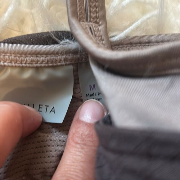 Athleta Women's Tank Top Hidden Agenda Bra
Tank Brown Strappy Back Size M - Picture 4 of 5